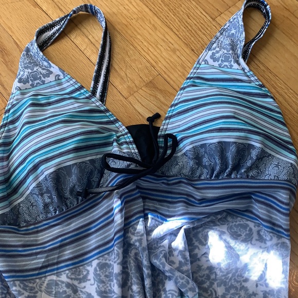 Yonique swimwear - Picture 2 of 7